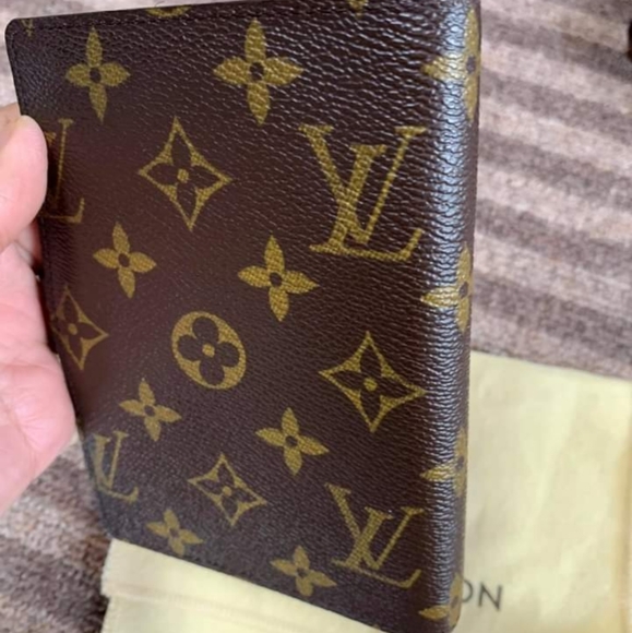 LV Mono Agenda Planner - Picture 3 of 13